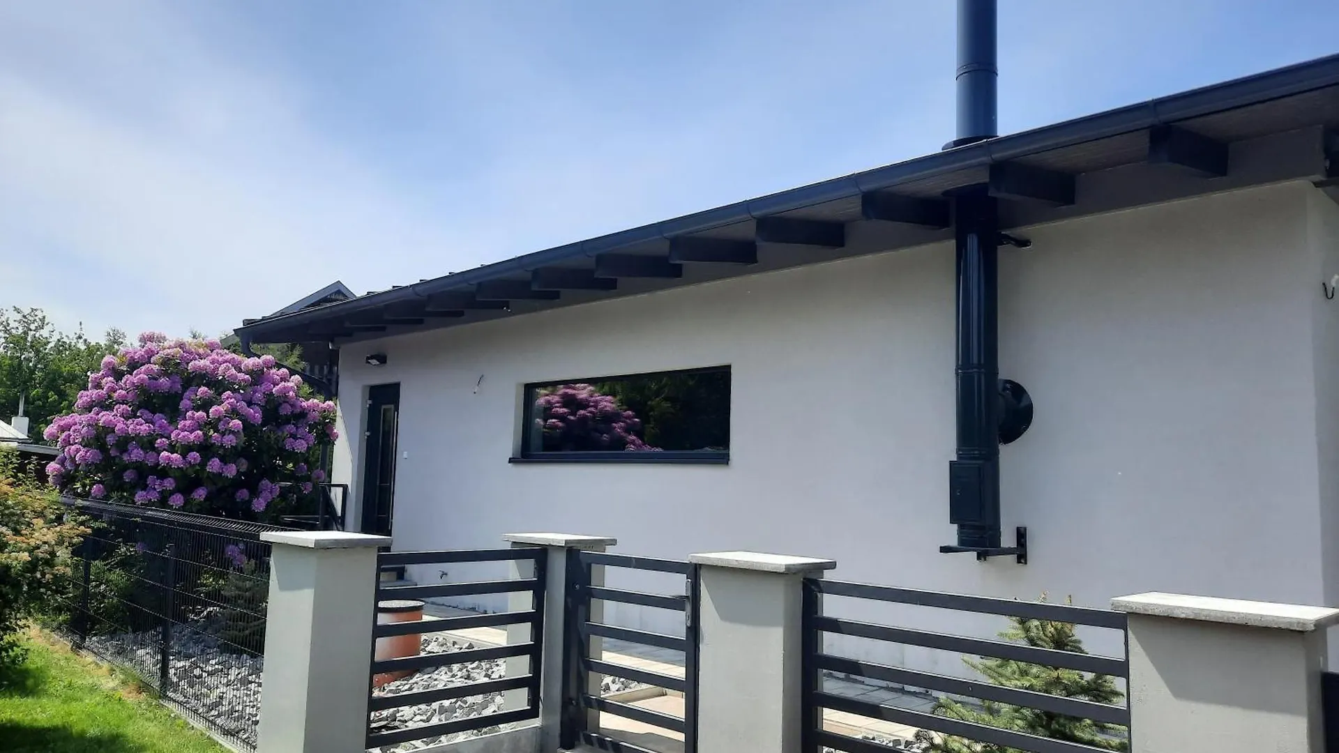 Bungalov Na Brehu Labe S Vlastnim Molem Pardubice